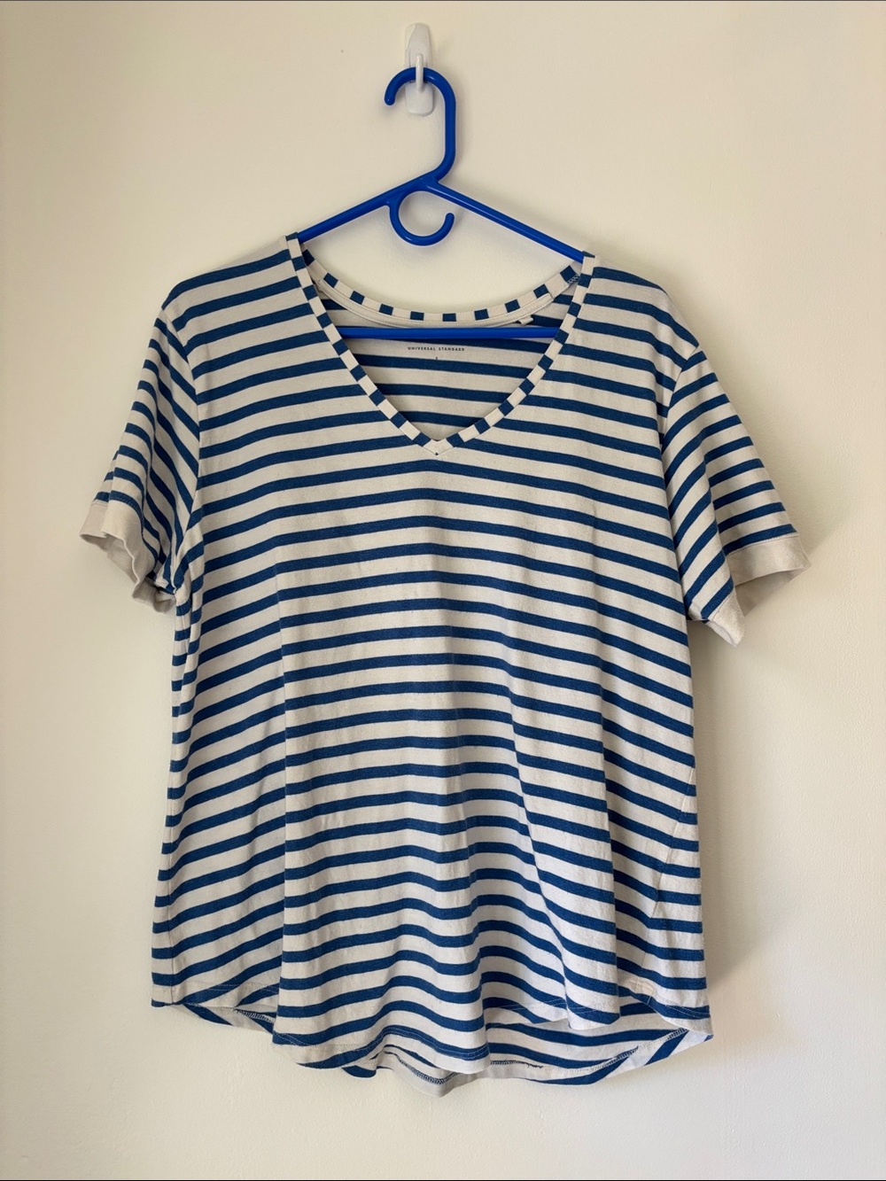 V Rex T shirt, universal Standard size S (14 - 16) blue/ white stripes